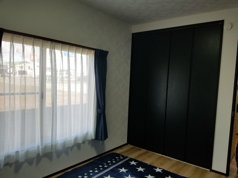 【After】押し入れをクローゼットに。荷物をすっきり収納できます。