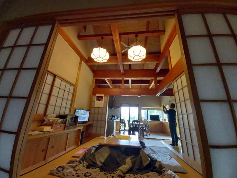 掘りごたつでゆったりくつろげます。