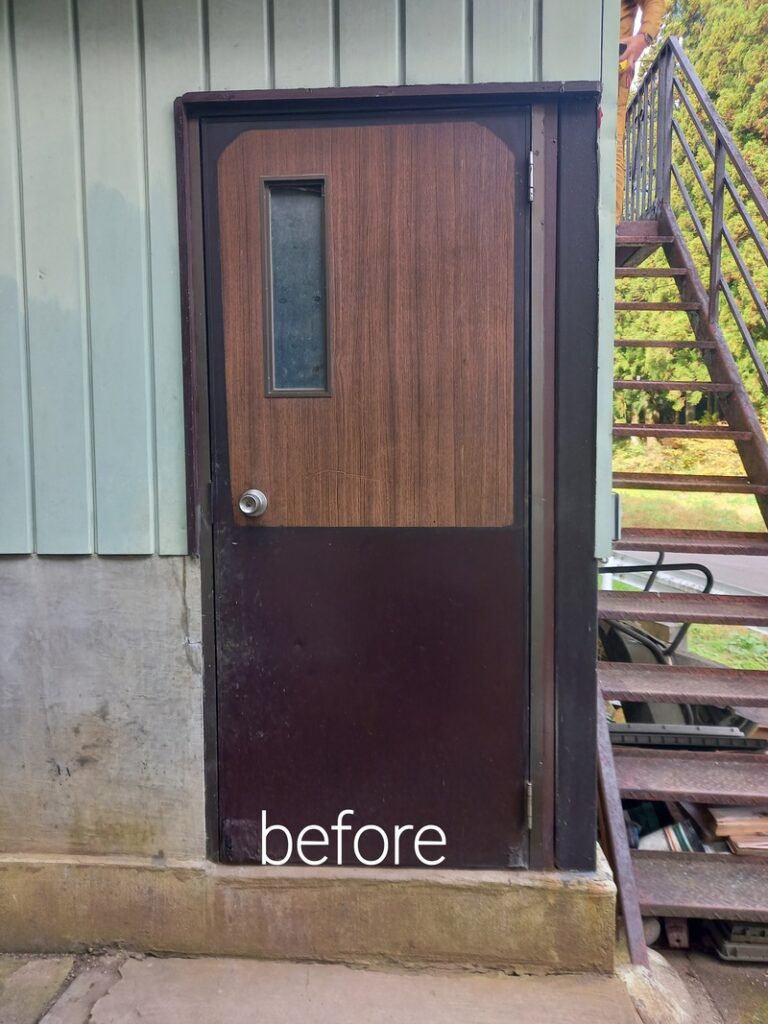 物置小屋のドア交換(*^^*)