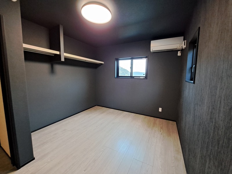 子供室③!!扉なしクローゼット、一面にアクセントクロス!!カッコイイ部屋になりました。