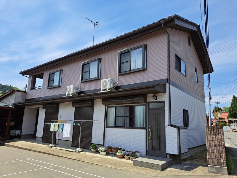 外壁塗装で新築に(*^^*)