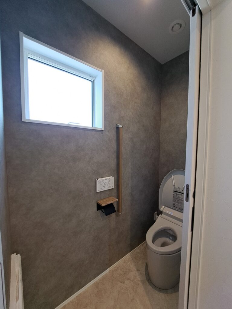 トイレはお客作用とプライベート用で２つ設けてました。
